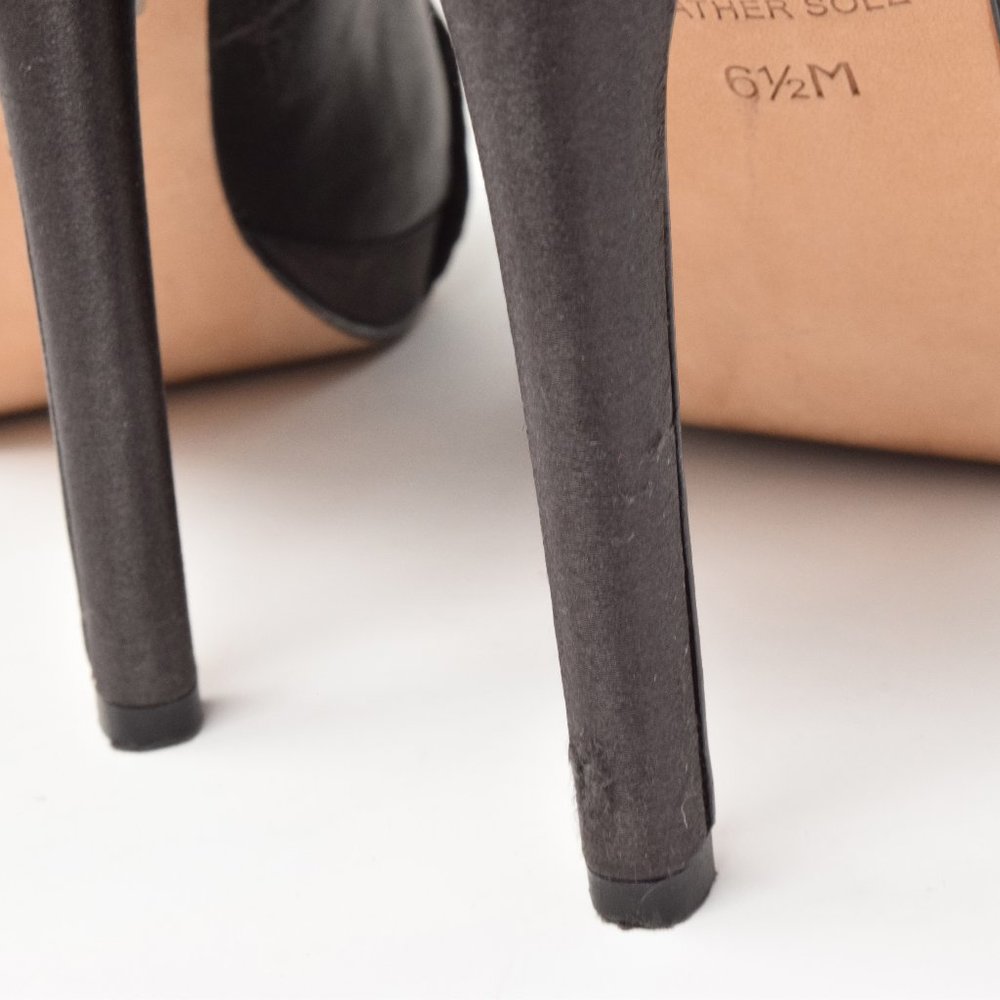 Badgley Mischka Heels Closed Toe Satin Jewel 6.5 - Picture 14 of 16